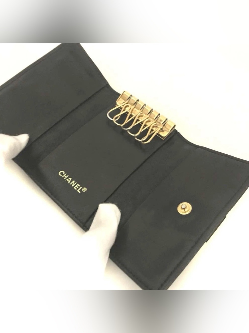 CHANEL Chocolate Bar Lambskin 6‑Ring Key Case Black | Auth - Picture 3 of 9